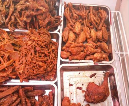 在校女学生，掌管27家卤味连锁店