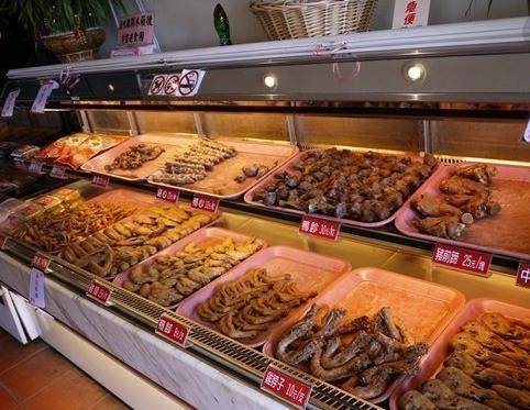 在校女学生，掌管27家卤味连锁店