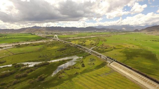 为什么要修成都到拉萨的川藏铁路
