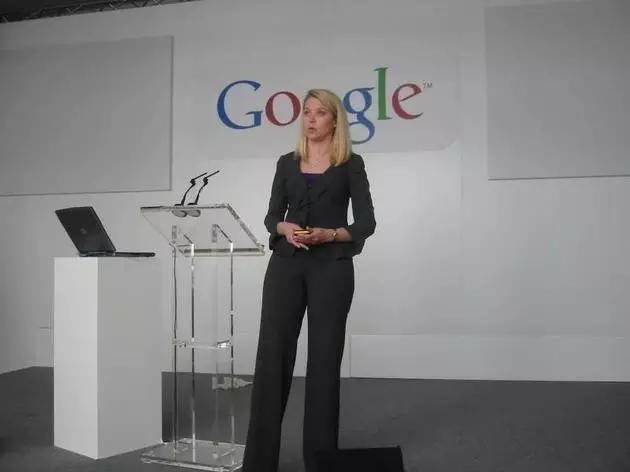 述说互联网1.0时代的巨头Yahoo的25年消亡史，传奇巨头落幕的故事