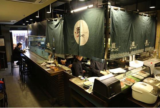 洗碗工逆袭为料理店店长，如今个人资产达百万元