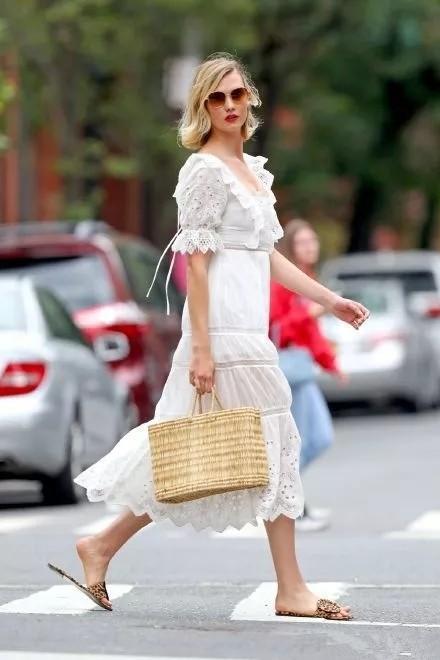 穿上一件小白裙，就是我喜欢夏日的理由