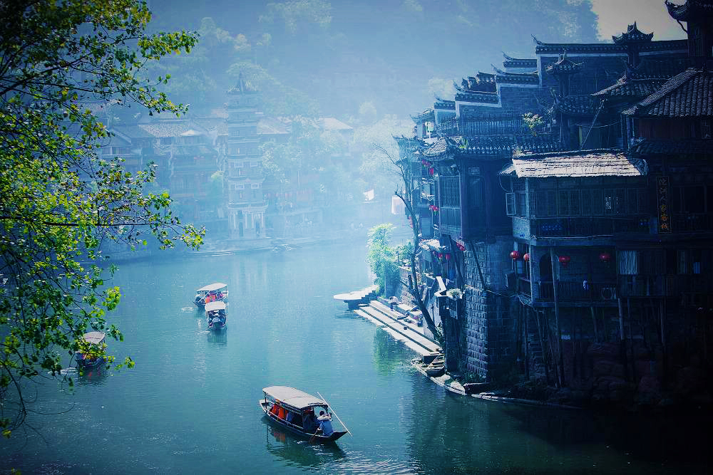 "边城"的图片搜索结果