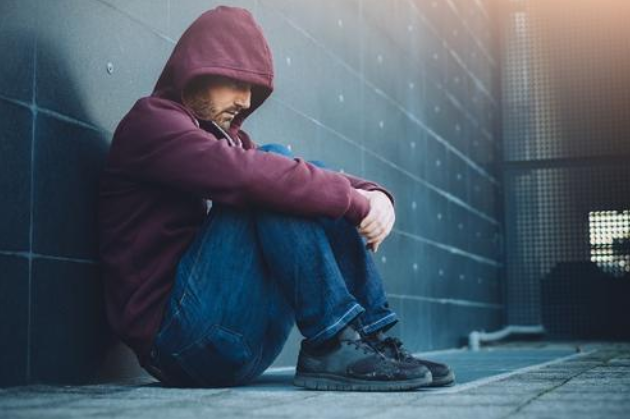 第三:生活安全感的缺失,精神空虚