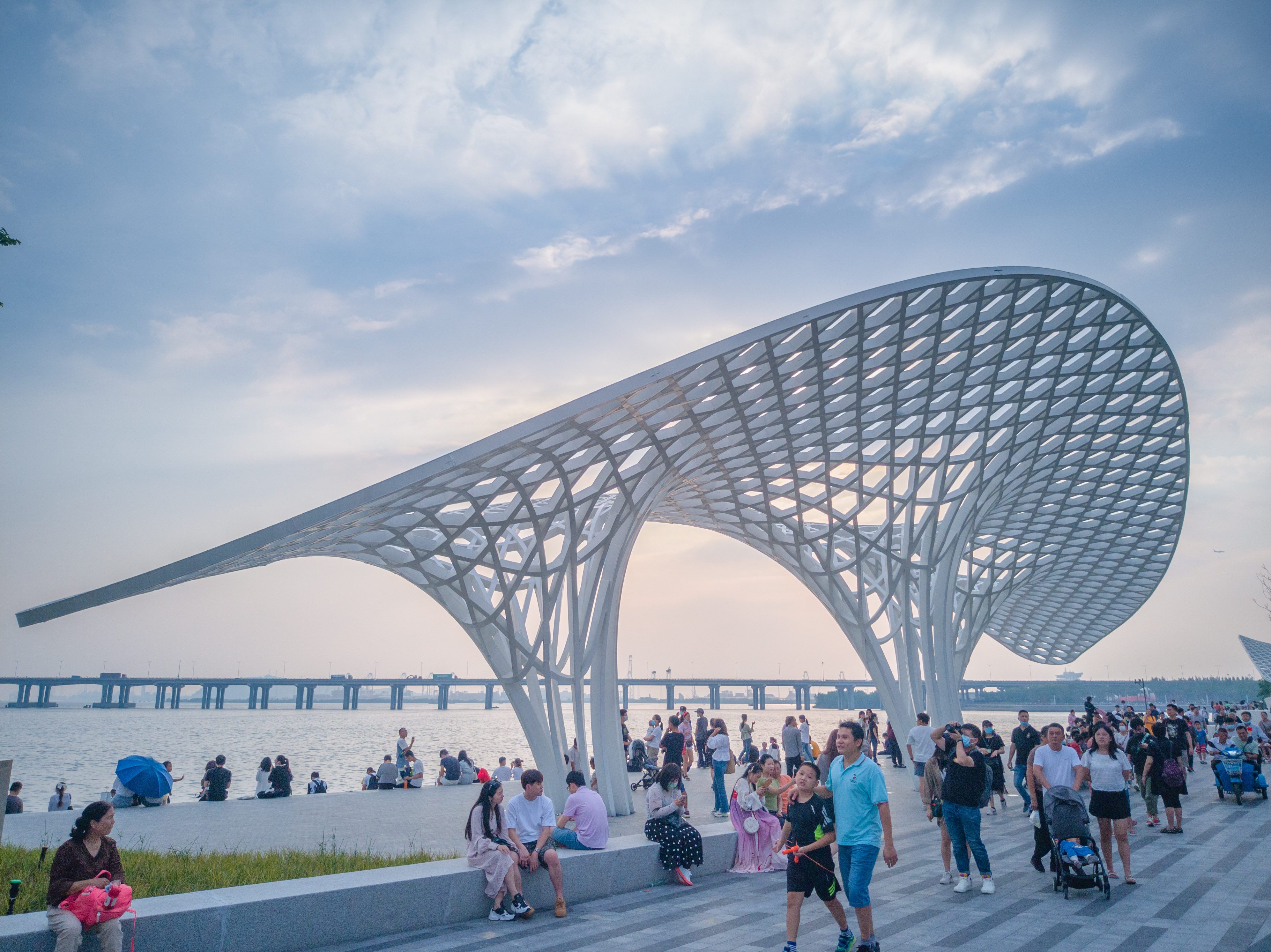 2020年10月深圳欢乐港湾摩天轮摄影图