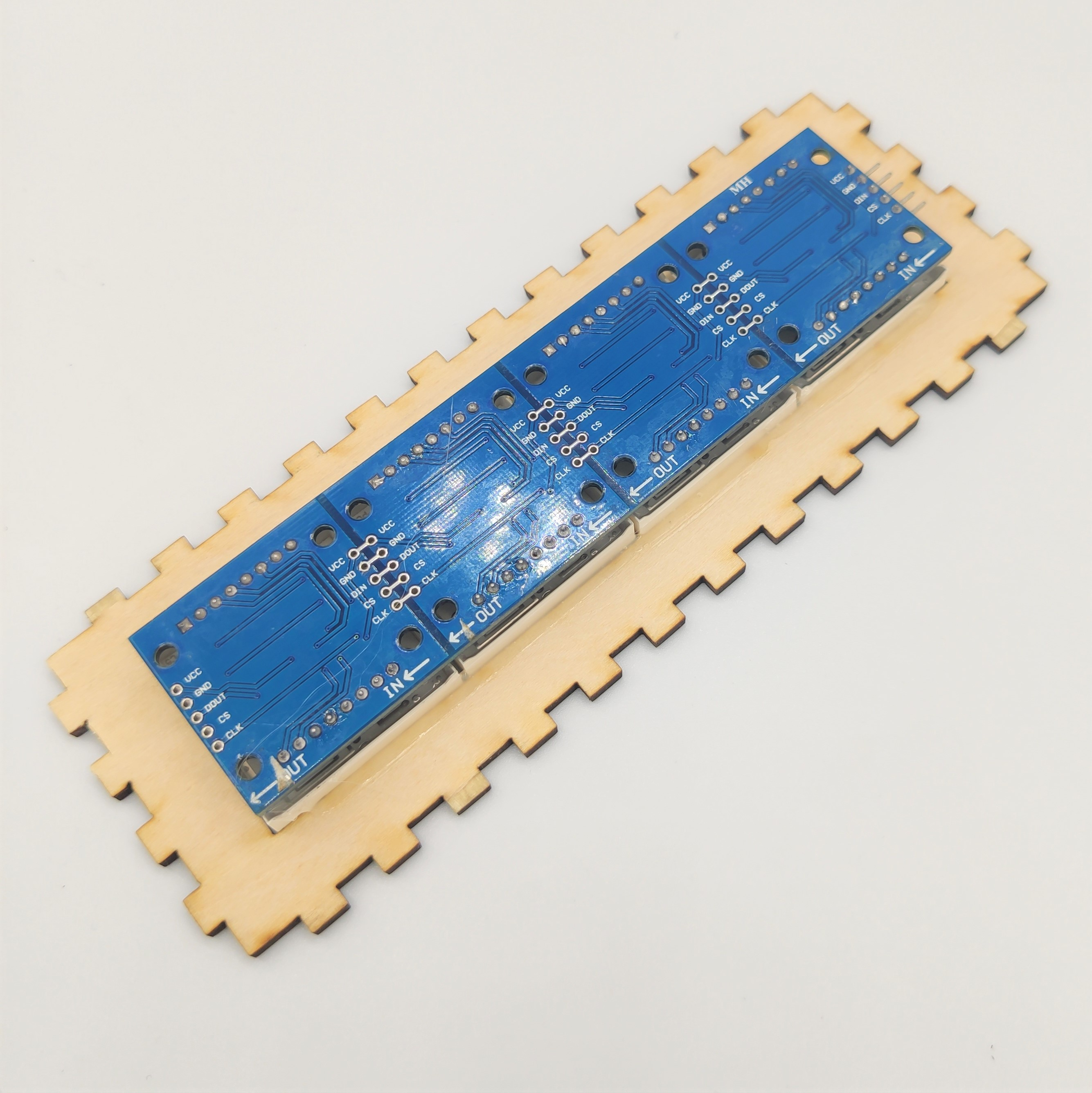 手把手教你制作ESP8266物联网创意点阵时钟，女朋友看了都想要！铁熊玩创客-