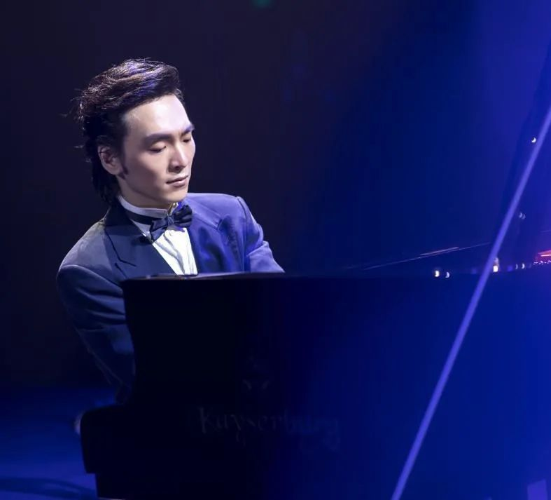 国际著名钢琴艺术家吴牧野的钢琴独奏世界巡演《肖邦圆舞曲全集》长沙