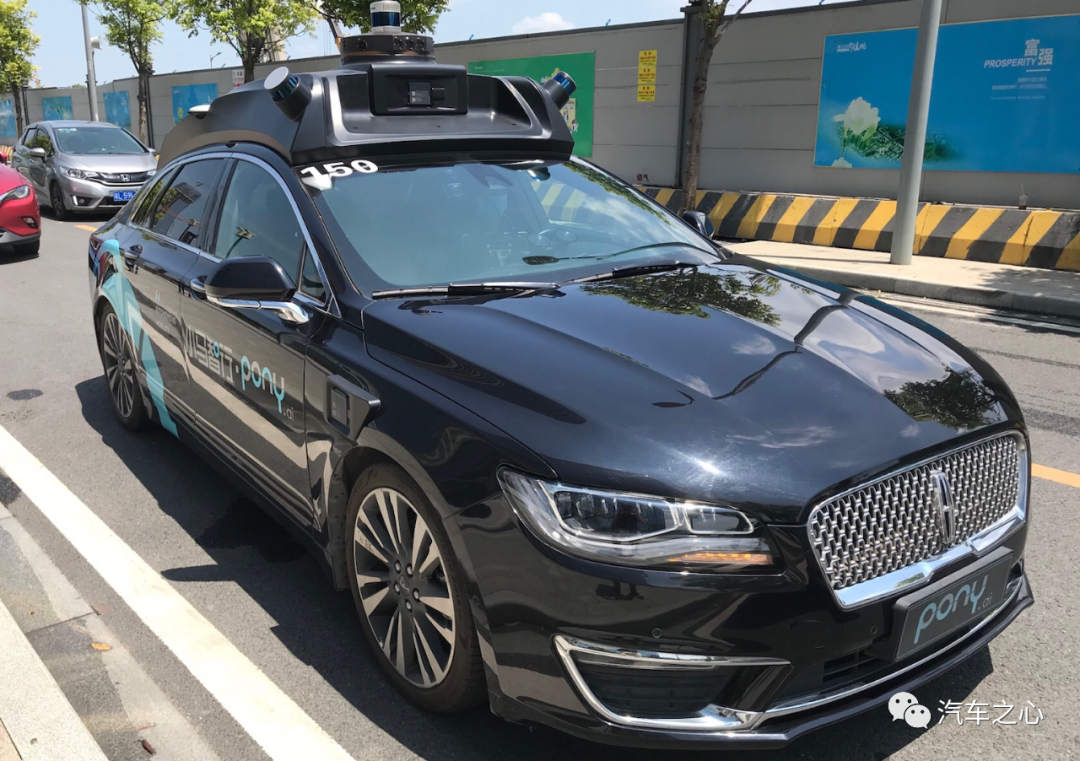 头部公司的Robotaxi何时能拿掉安全员？