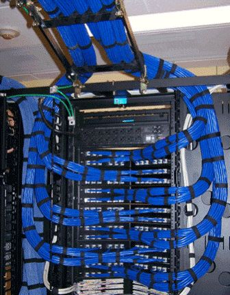 机房布线的最高境界最后的暗黑系真是亮瞎眼