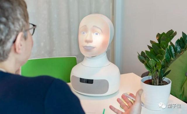 长相不讨AI喜欢面试就会挂？全球百万求职者经历AI“看脸”面试